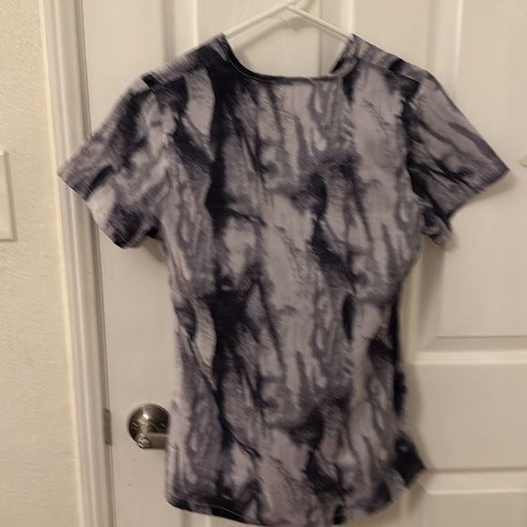 Colorful Patterned Scrub Tops - Picture 5 of 11